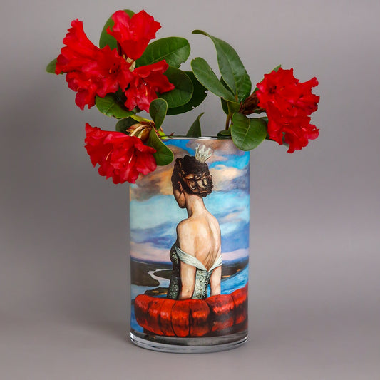 Vase ,,Looking at real life from safe distance"
